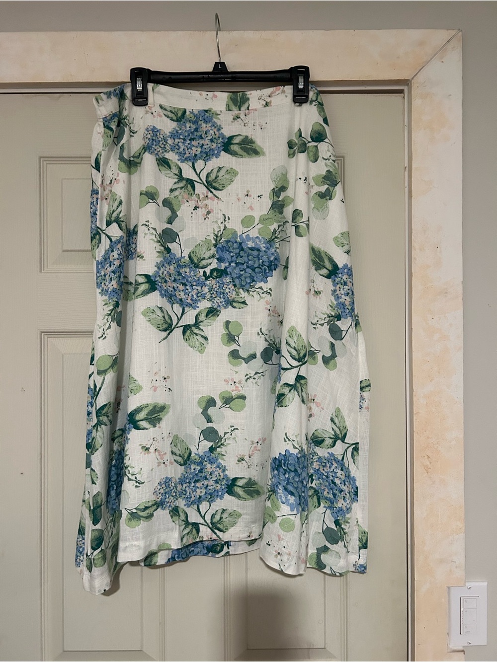 LC Lauren Conrad White Midi Skirt with Blue Hydrangea Print